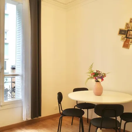 Appartamento Elegant Sleep 5 In Alasseur Near Eiffel Tower Parigi